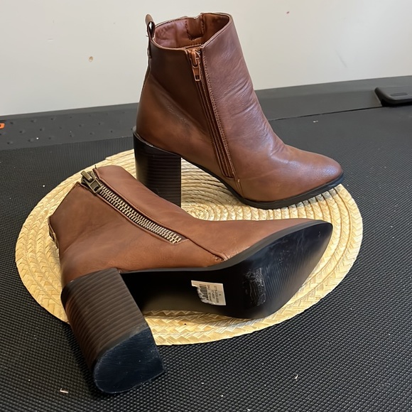 StreetWear Society Chunky Block Heel Ankle Booties Size 6 - Picture 9 of 11